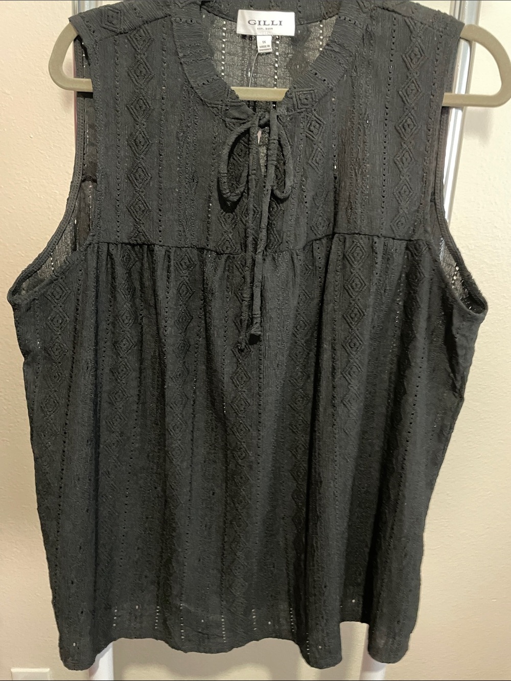 Black Sleeveless Tie-Neck Top